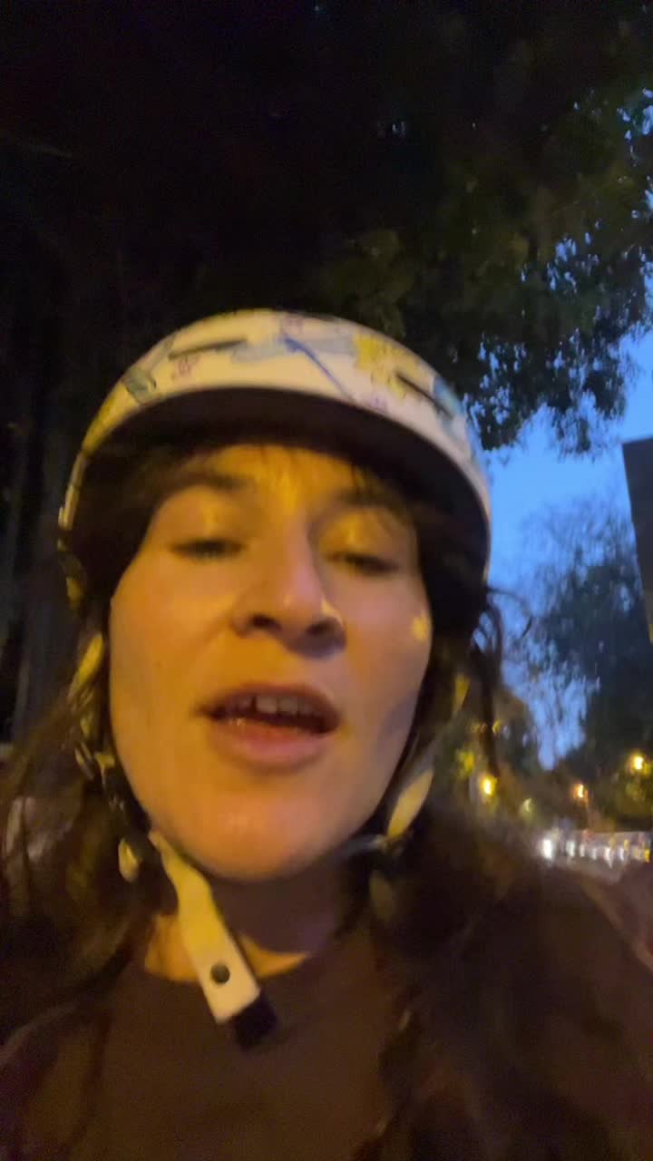 @מירב מלכת הזבל והעציצים