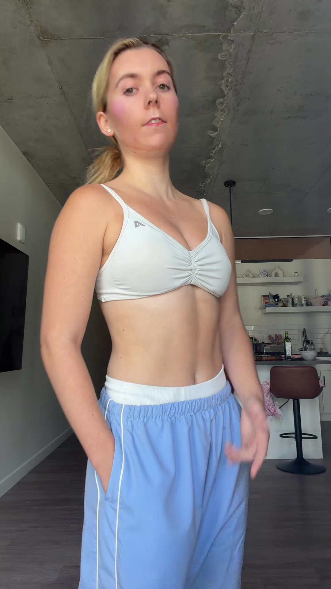 @hannahelizajohnson