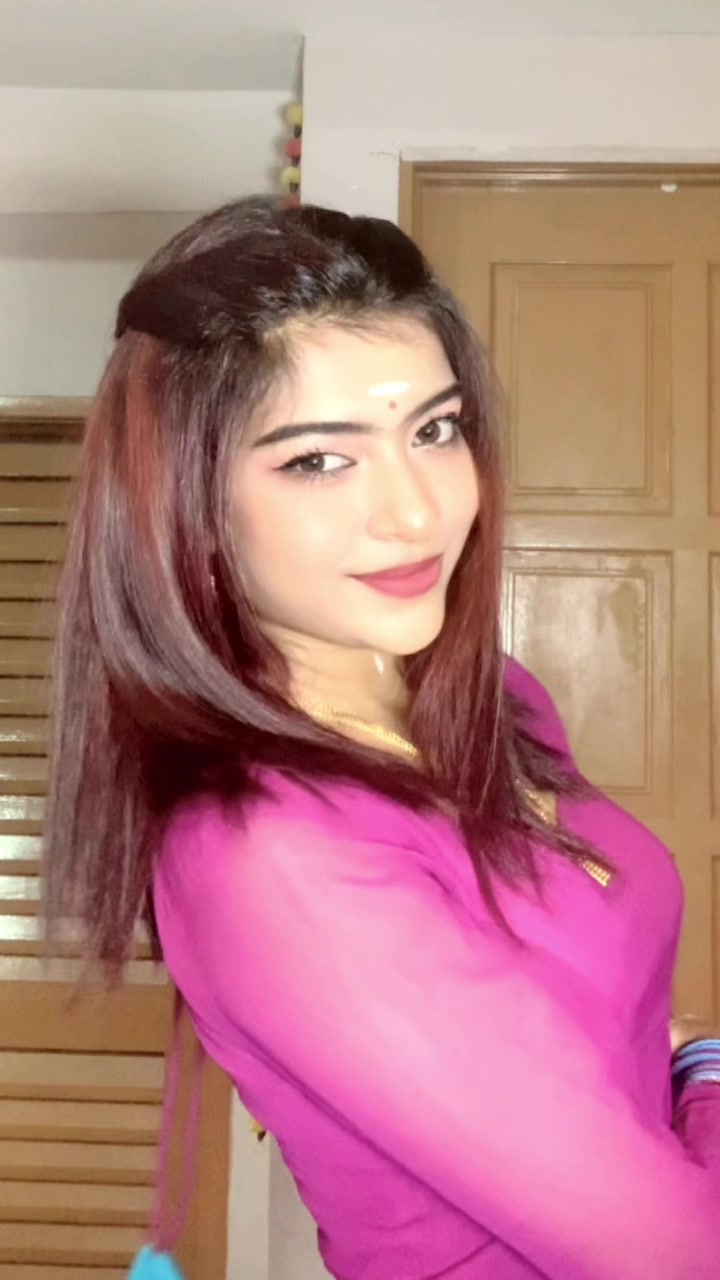 @•லிவாꨄ•