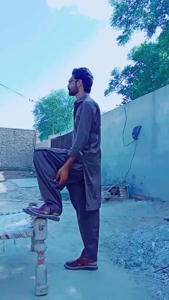 @عبدﷲ ٹھیکیدار