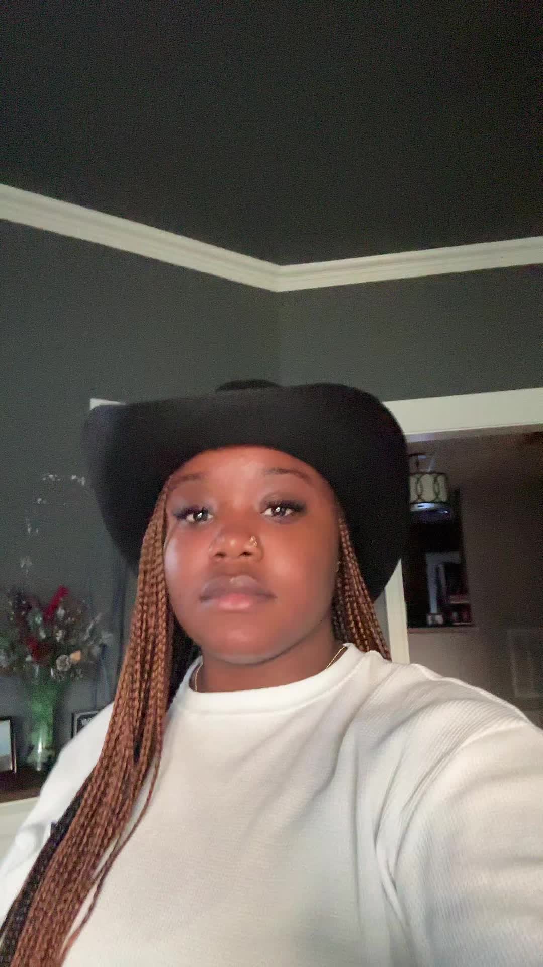@Zahra ✝️