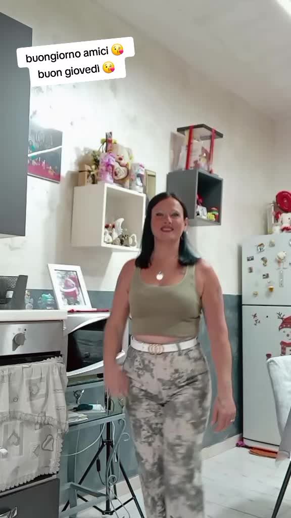 @ladeadelledee