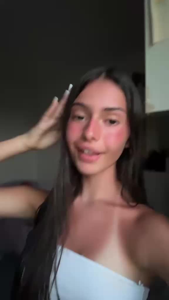 @𝓔𝓵𝓮🖤