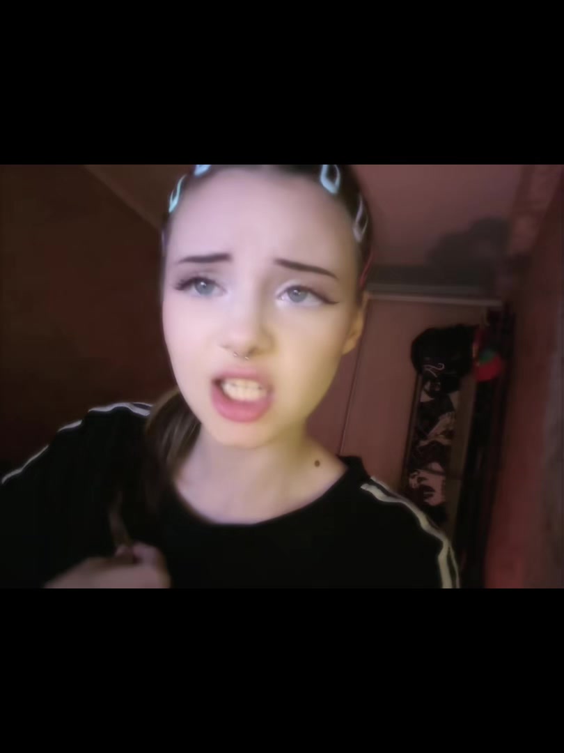 @валерія