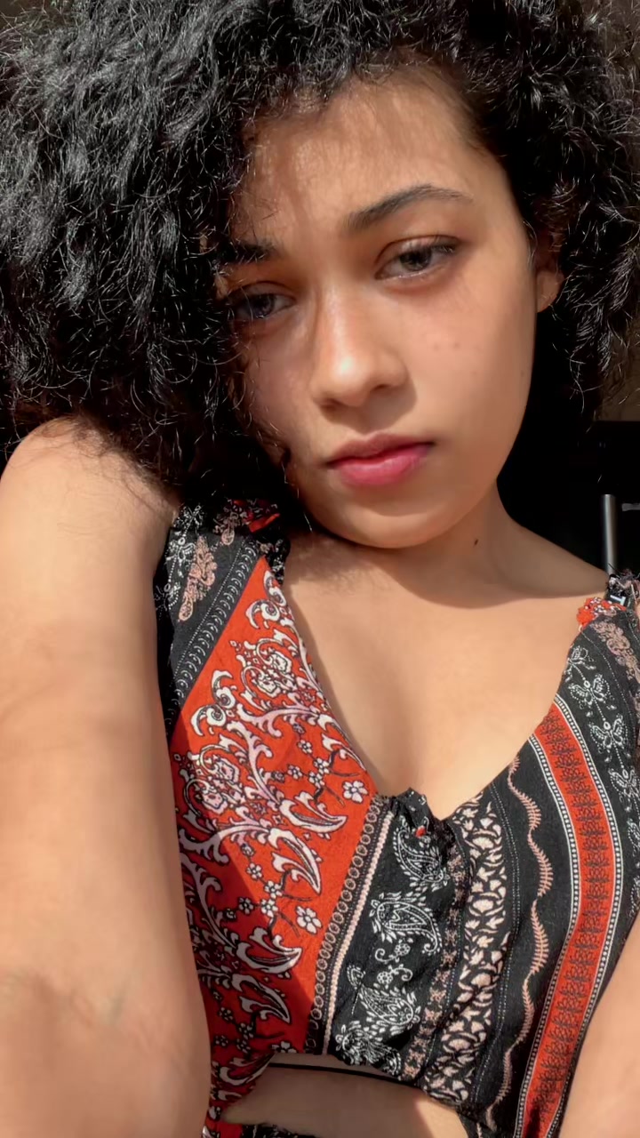 @Curly girl ✈️🇦🇪