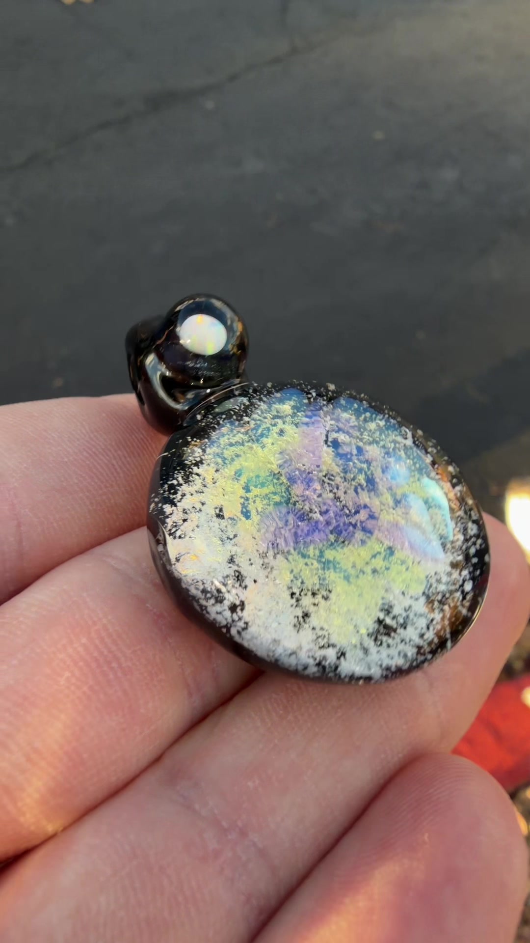 @Avenue_Glass