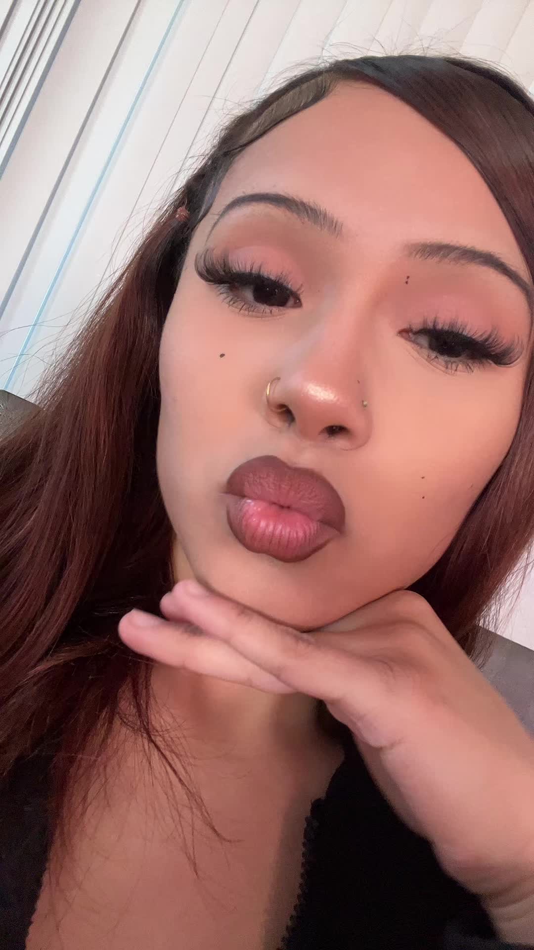 @😸