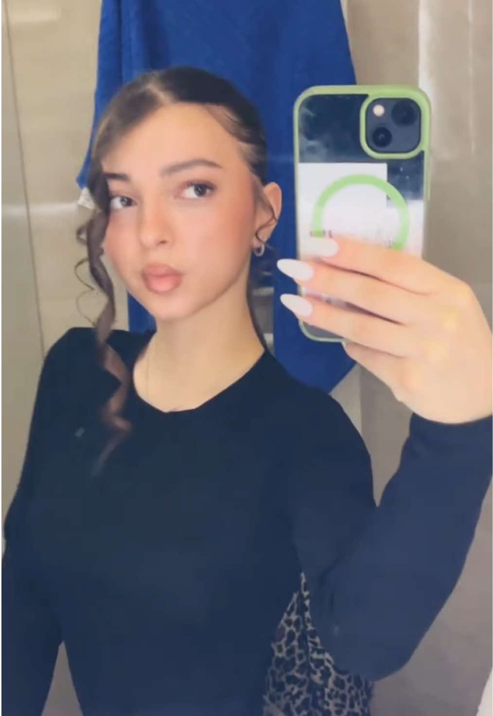 @lllaaraaaa