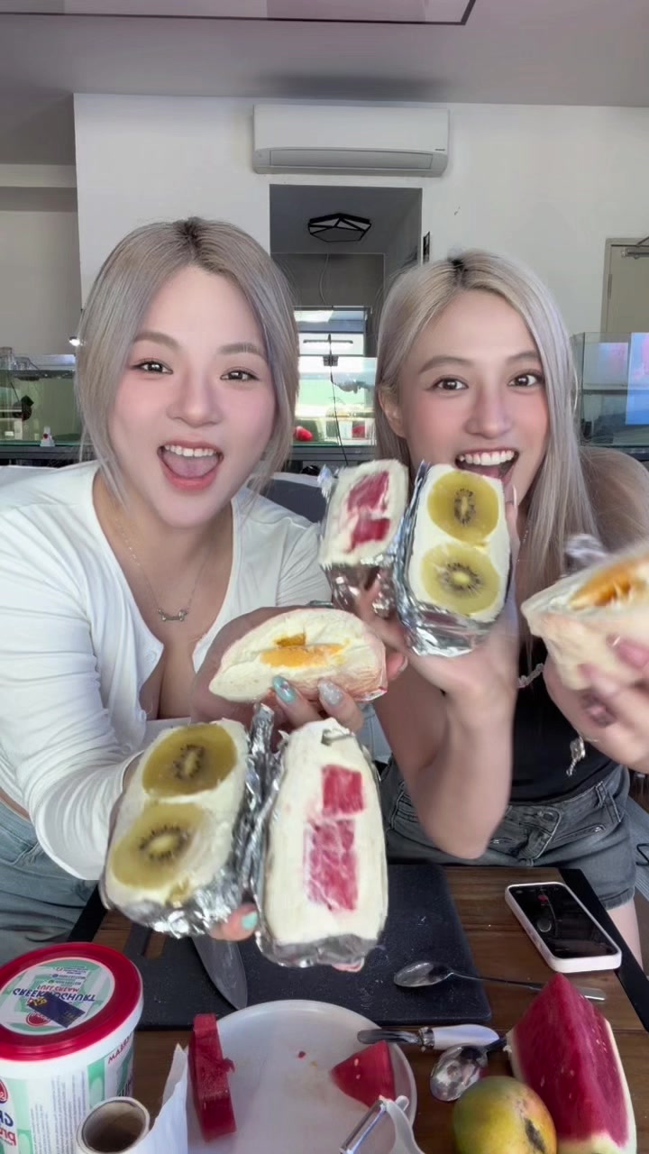 @kristyhui_