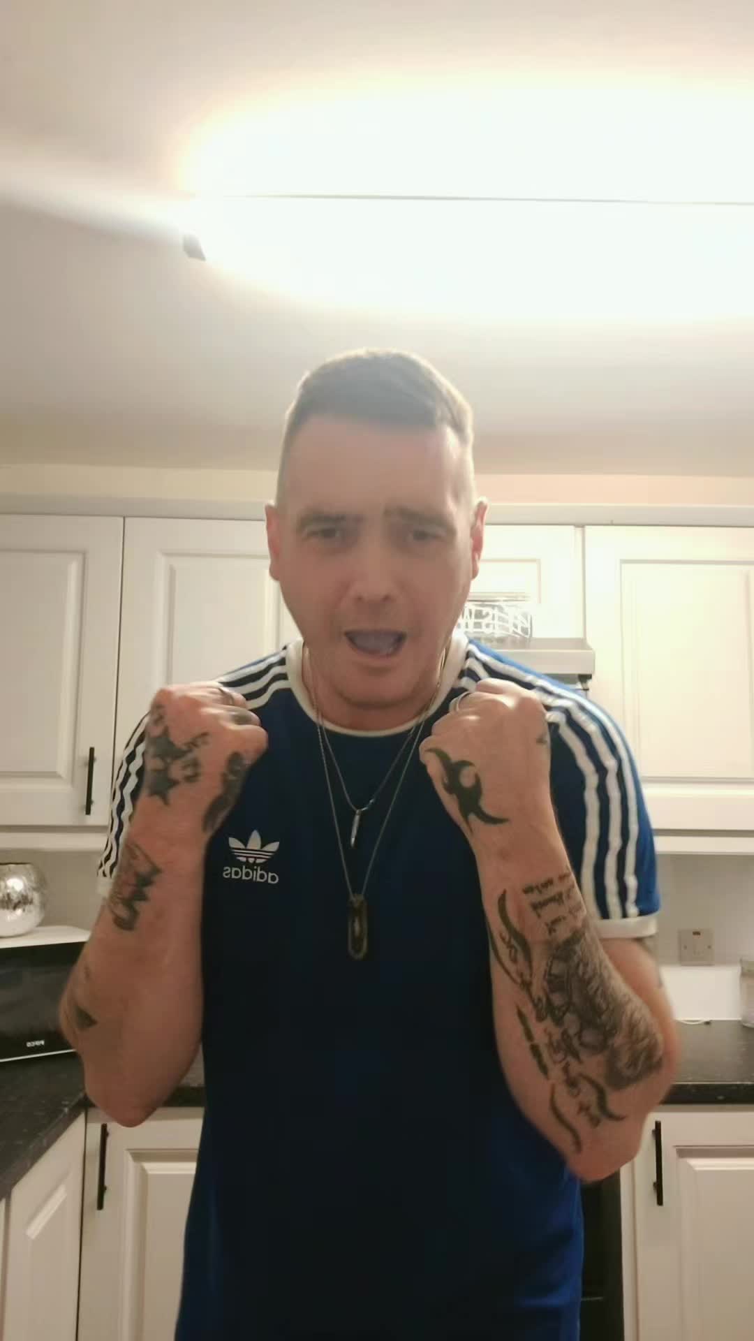 @Big Dee 🇬🇧🤝🏼🇨🇮 😉