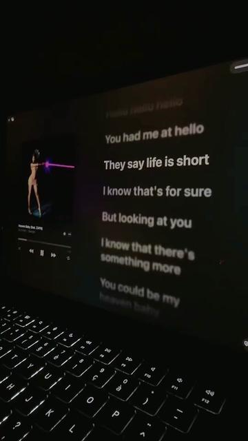 @🎧