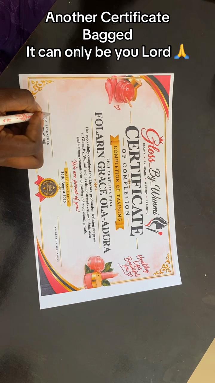 @MAKEUP/HAIRSTYLISTINIBEJULEKKI