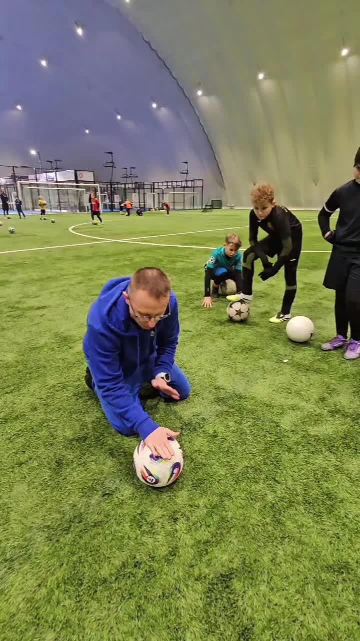 @Trener Dryblingu Piłkarskiego