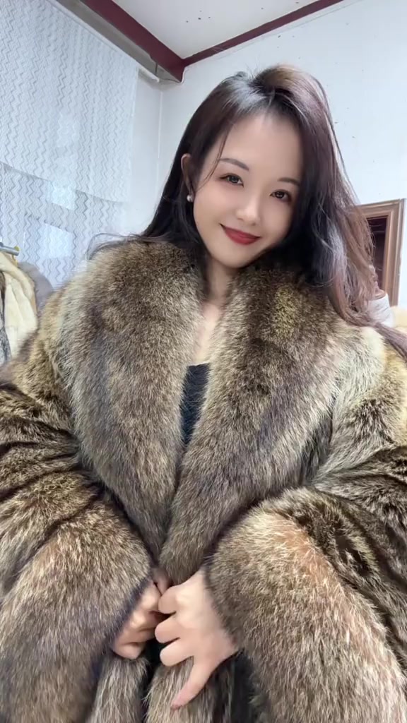 @Fur coat fans