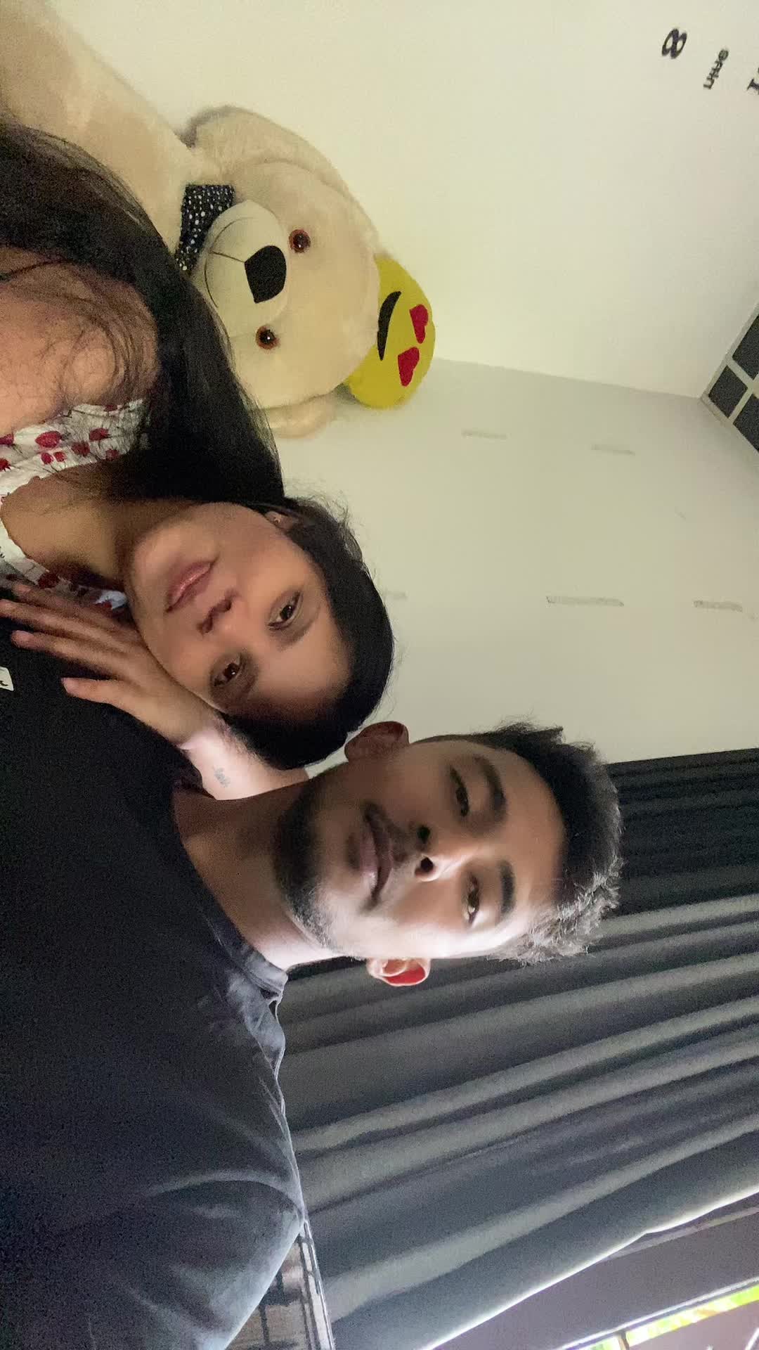 @_yashu_