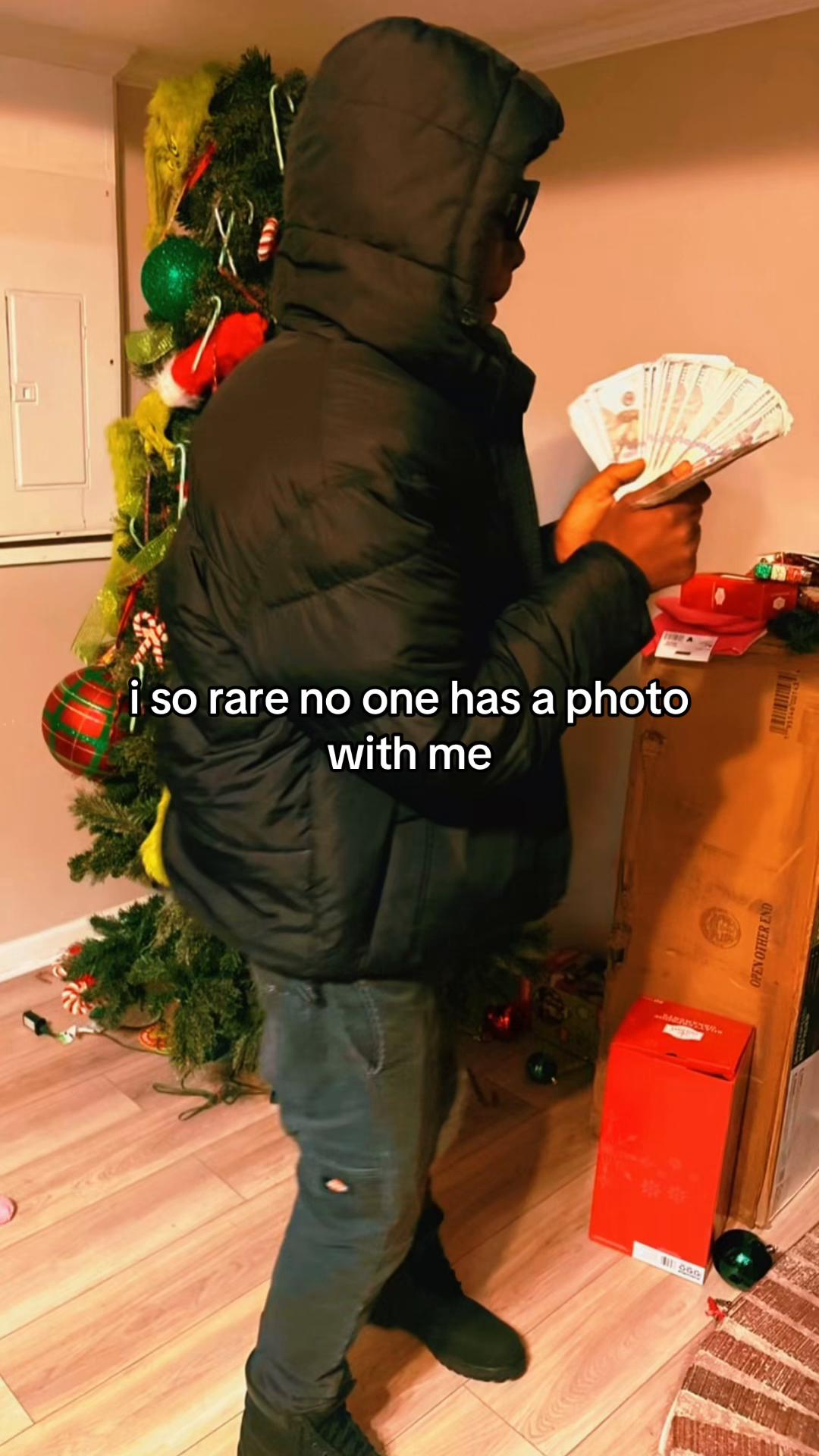 @⃟