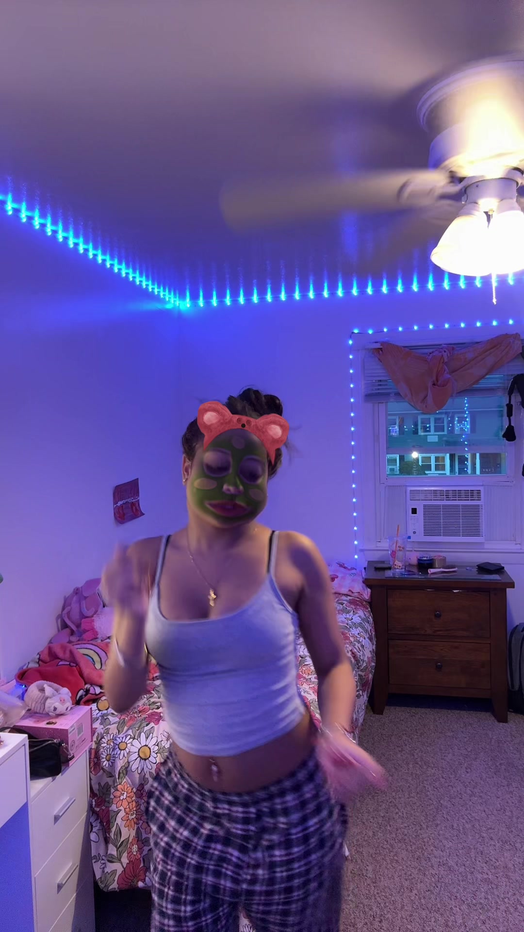 @VALERIA🦦