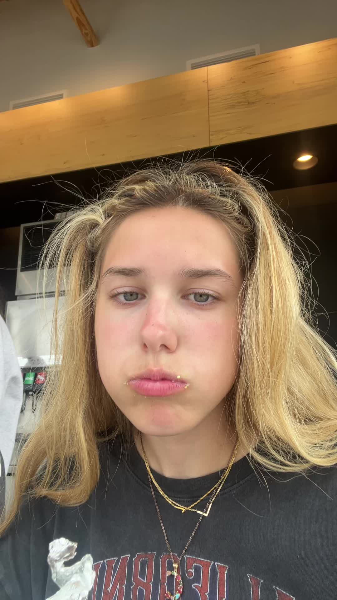 @hi i’m awsum