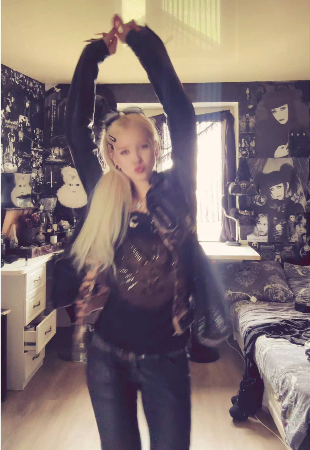 @damnwitchq
