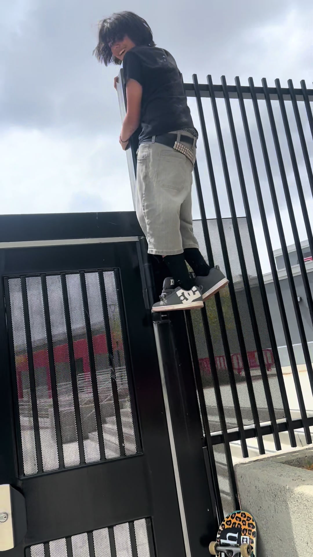 @varialspammer_