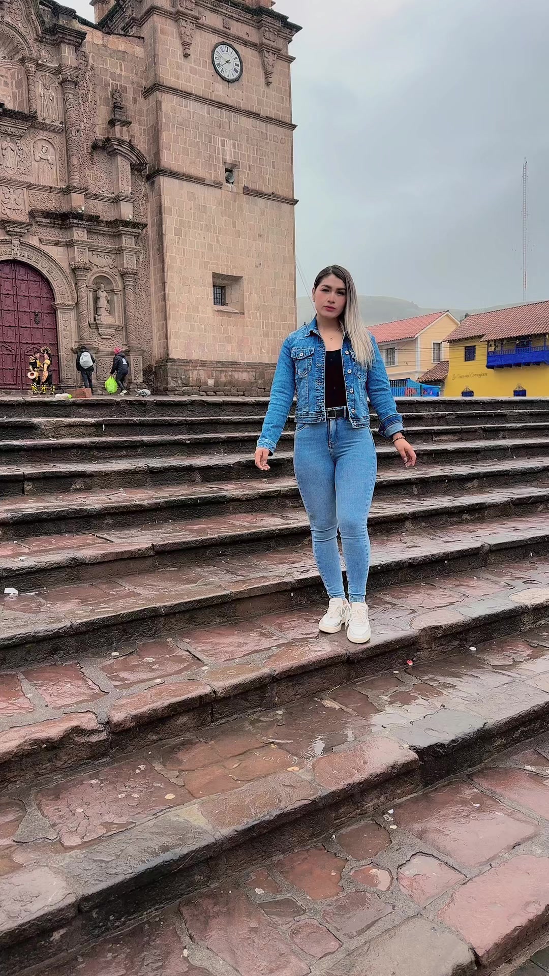 @VIOLETA FLORES VERAMENDI