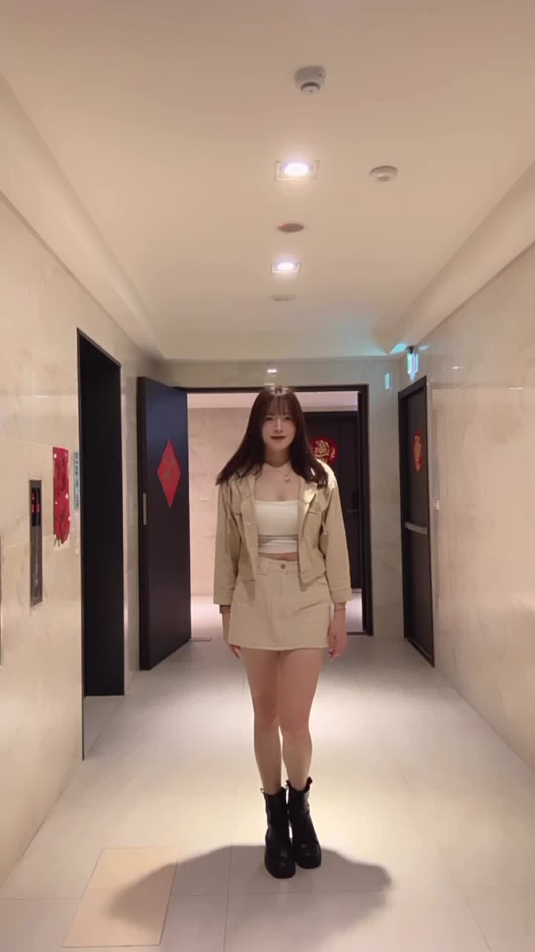@이이伊伊yiyi