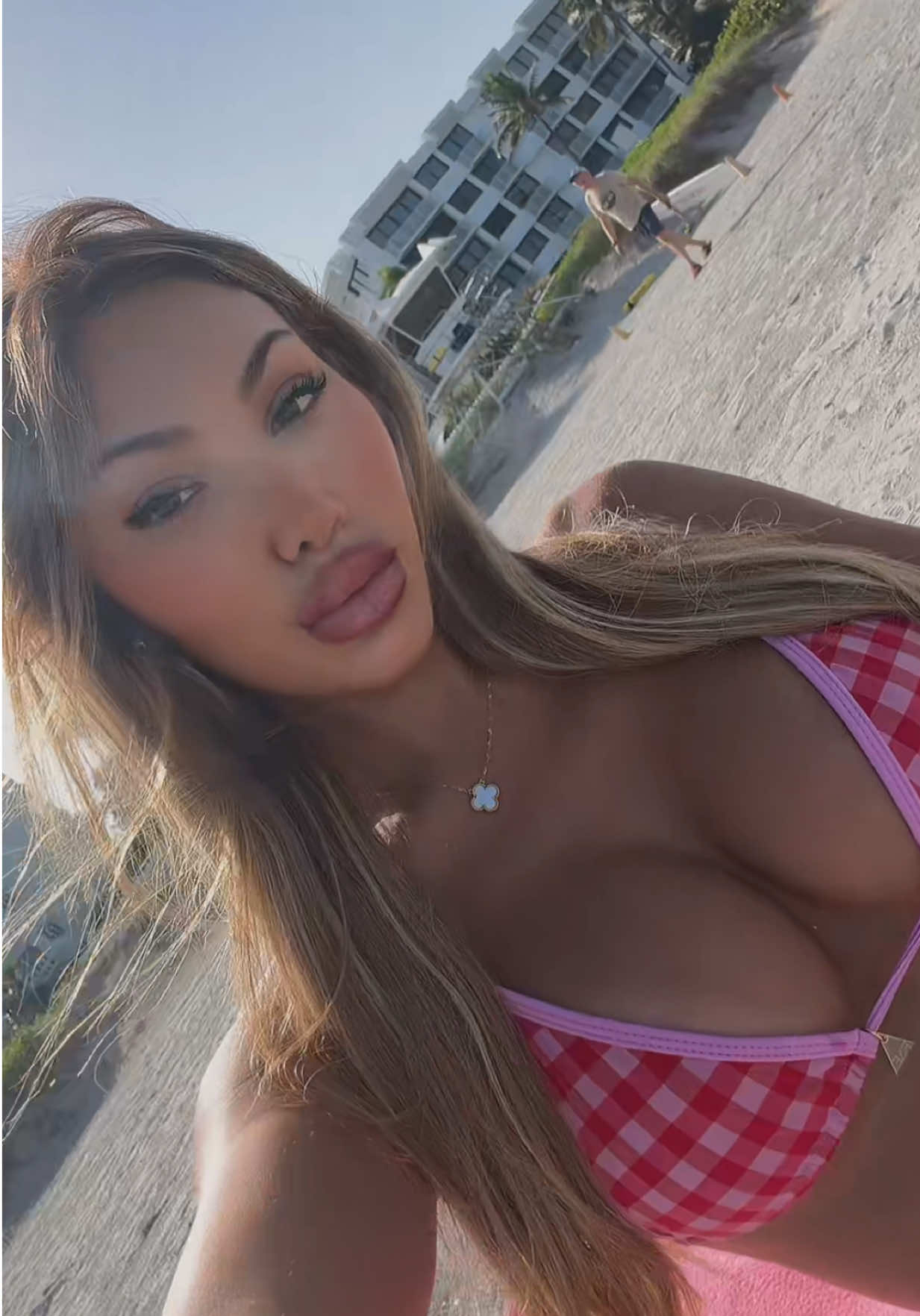 @taylorjadenovoa
