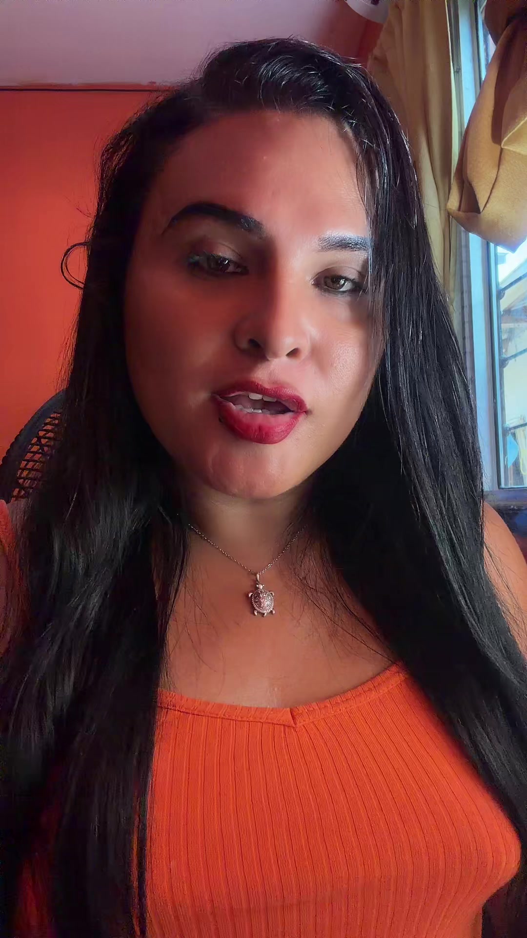 @Ana la catrachita