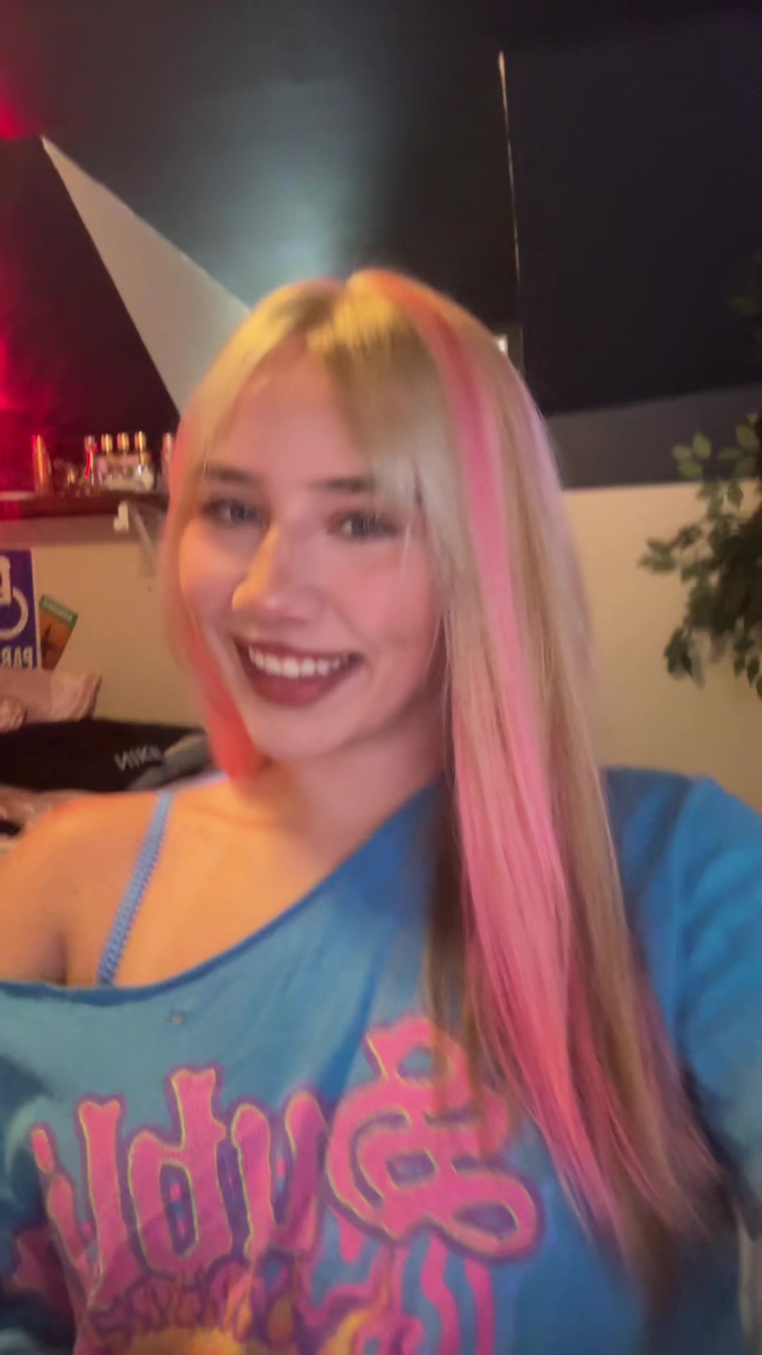 @￼