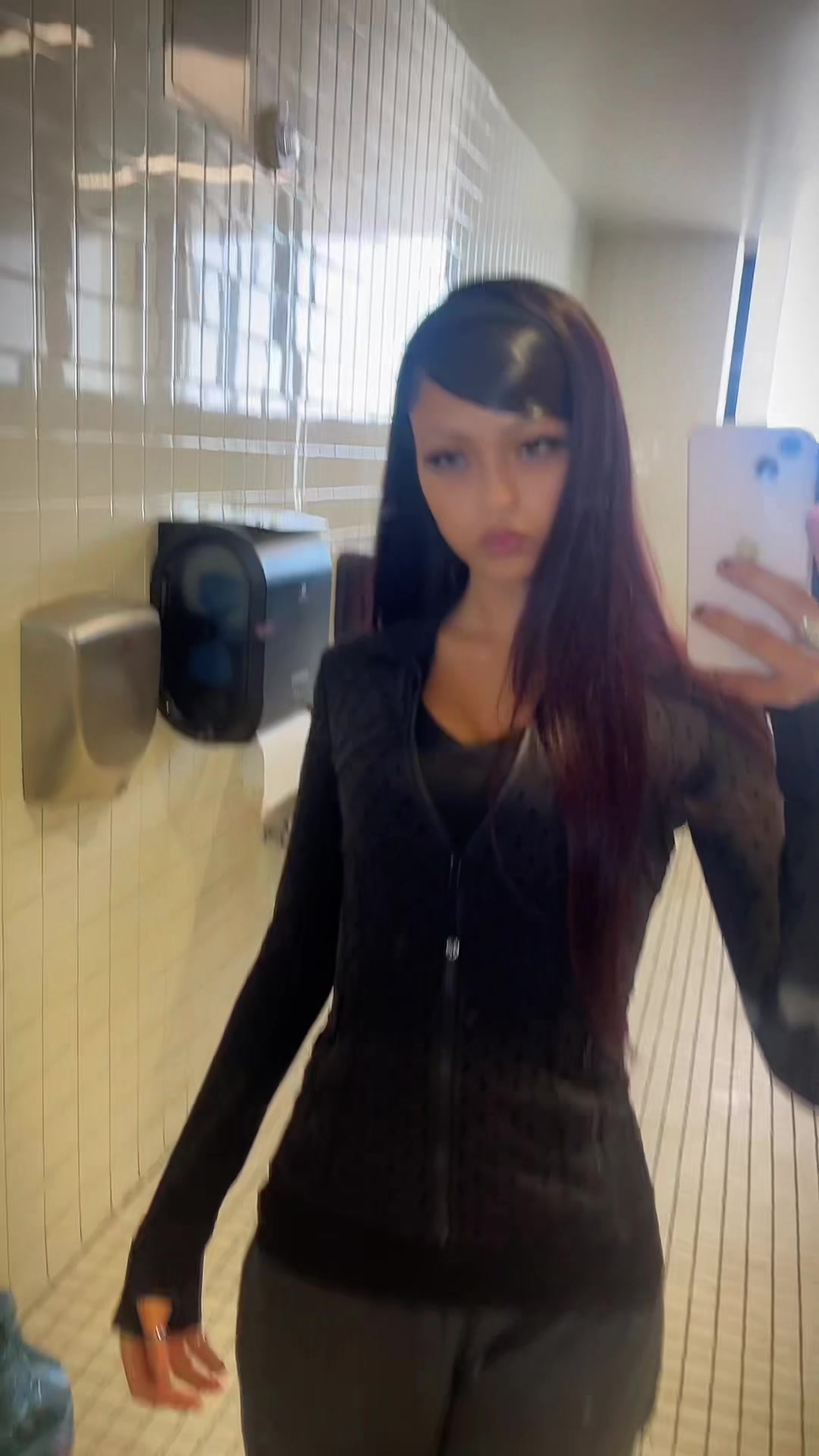 @𝑀𝒾𝒶𝓁𝒶𝓃𝒾 𝐿𝓊𝒸𝒾𝒶𝓃𝒶