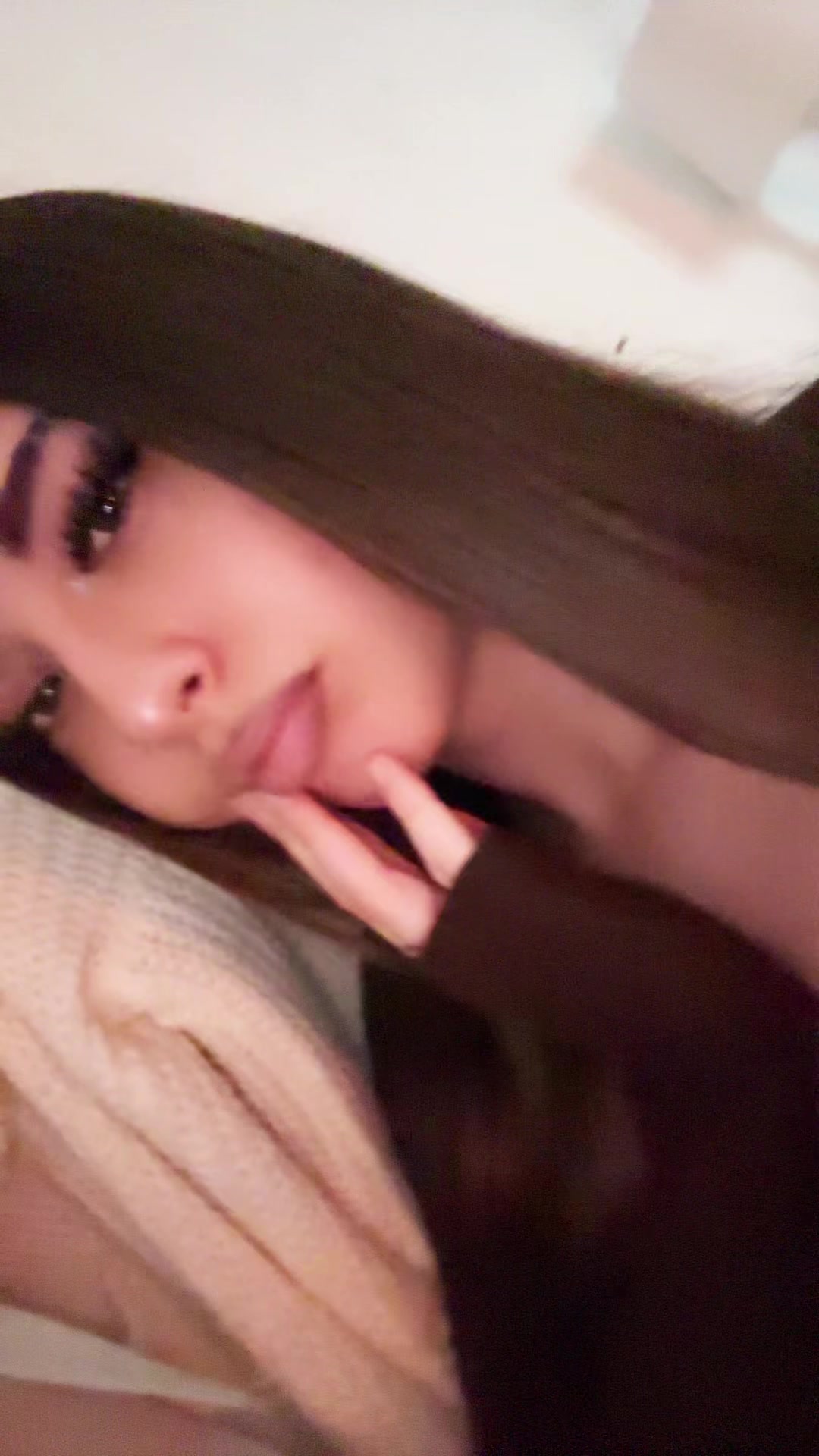 @⃟