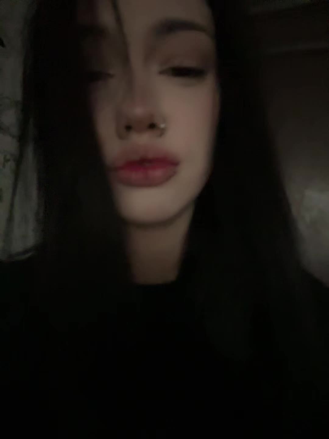 @настя хенни