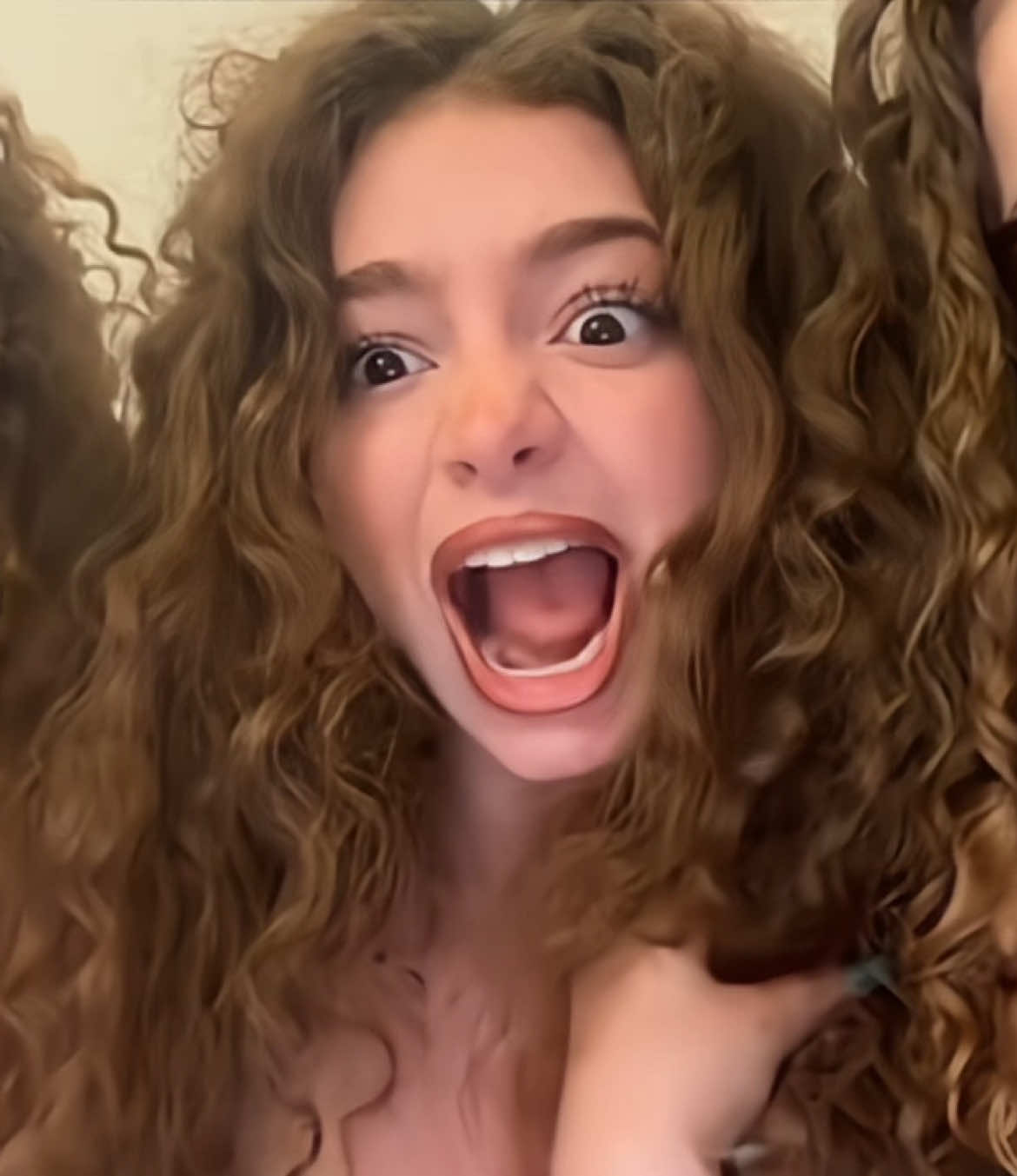 @Ellie ౨ৎ
