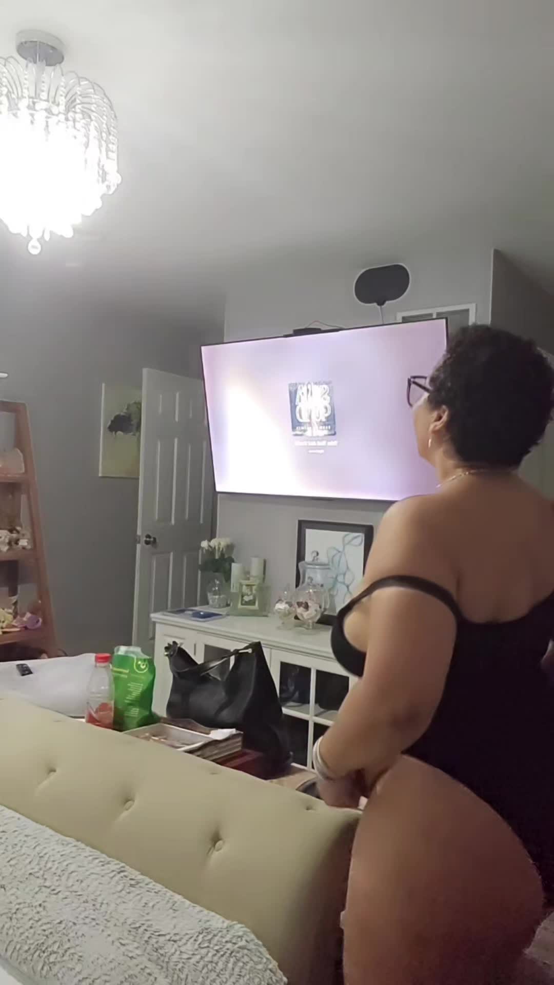 @Goddess Foxy Roxy