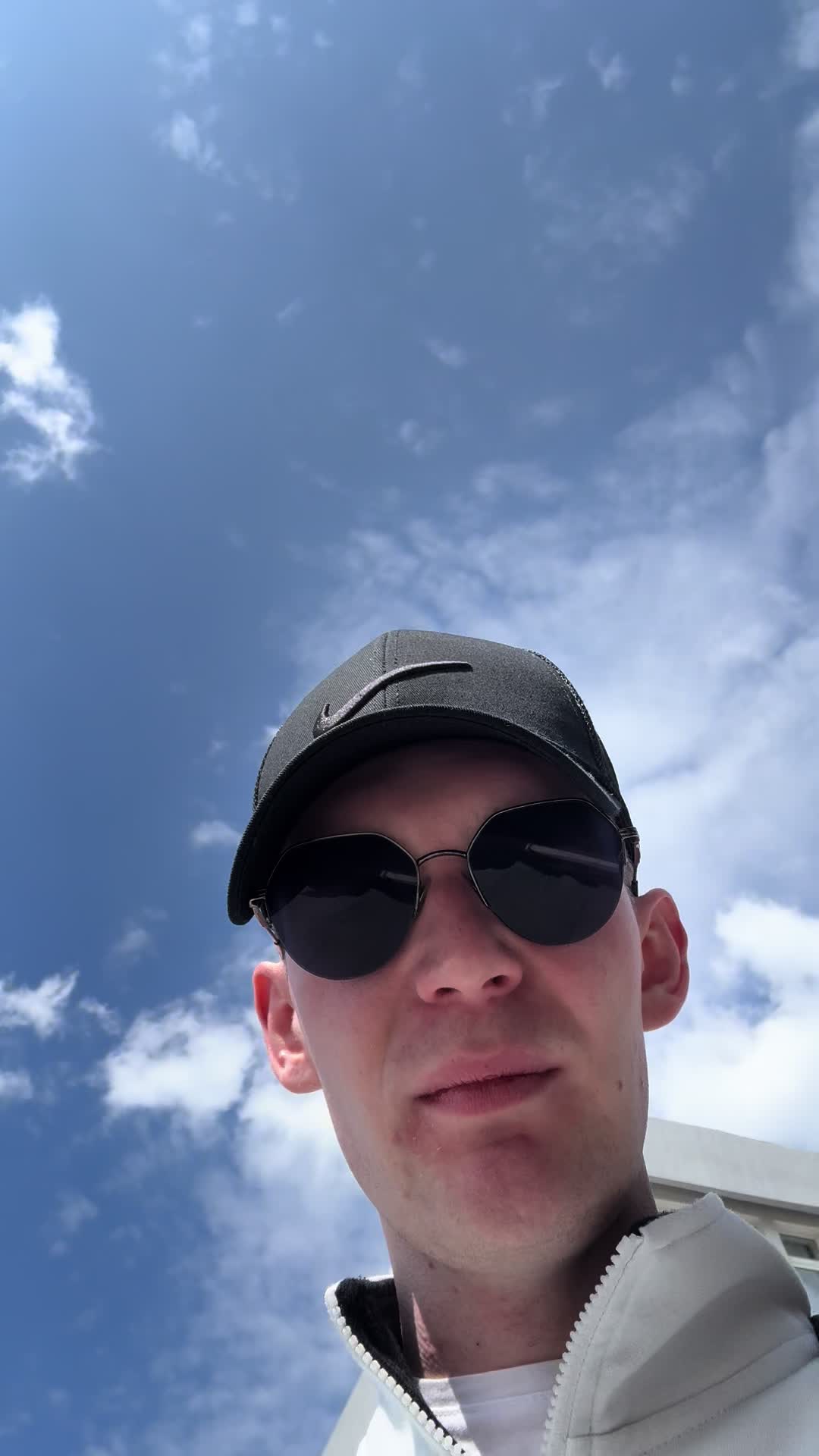@e.s