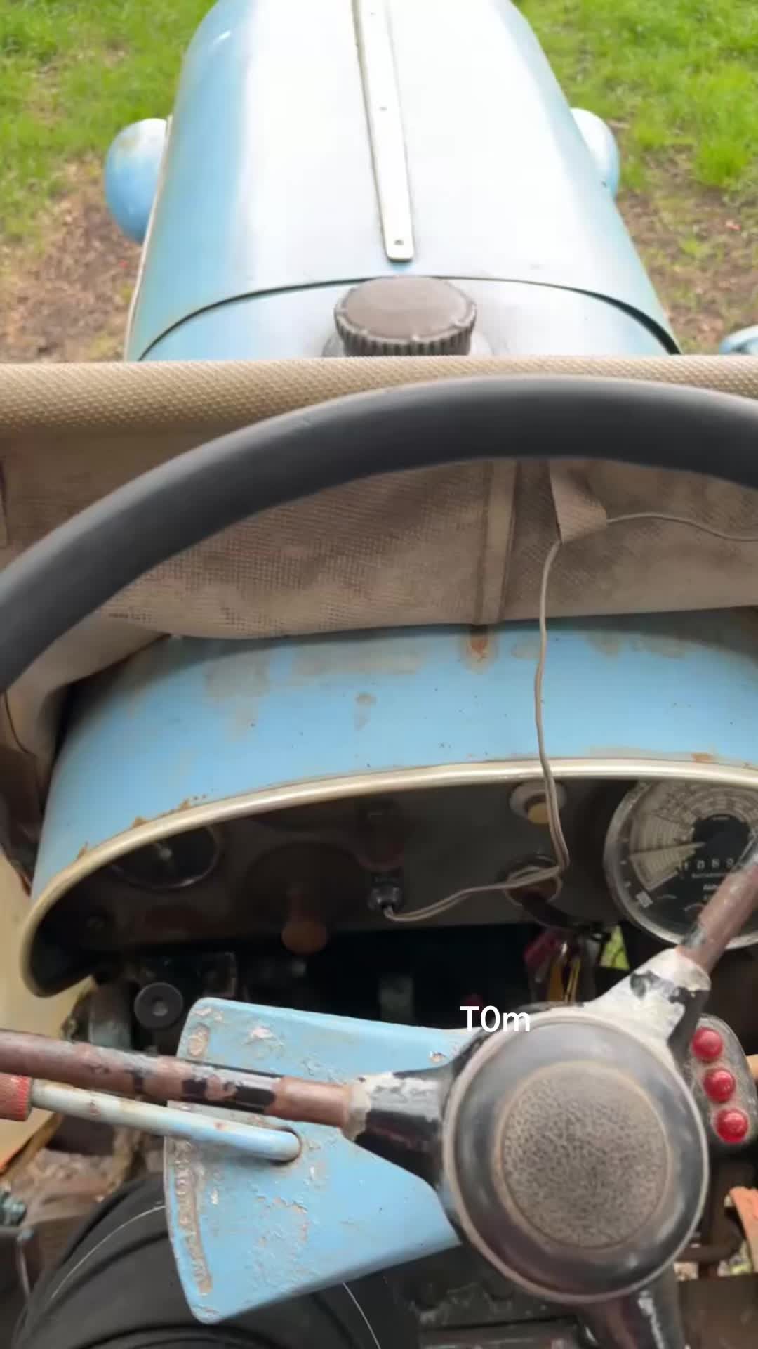 @t0m