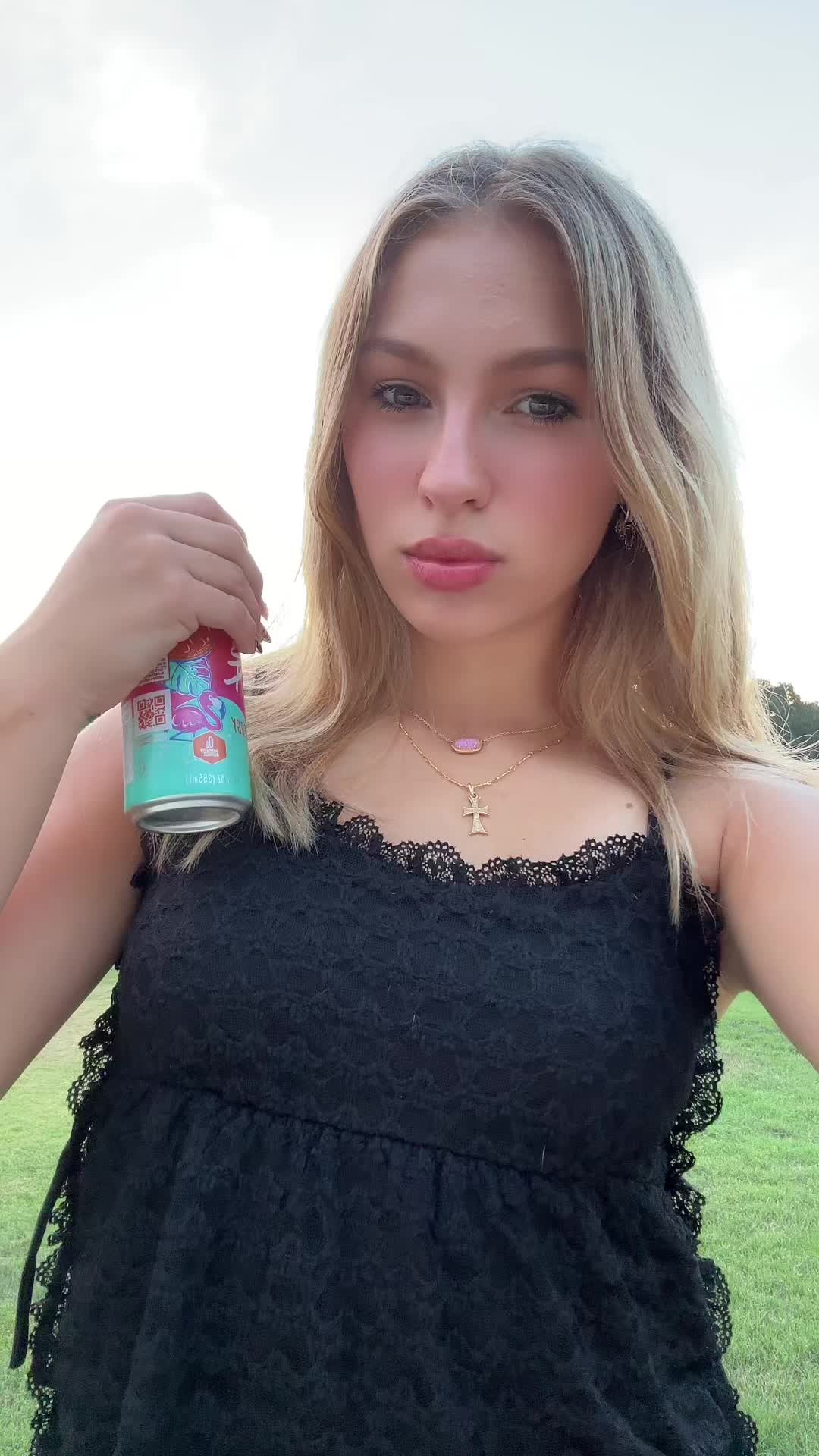 @HeyheyitsLivi
