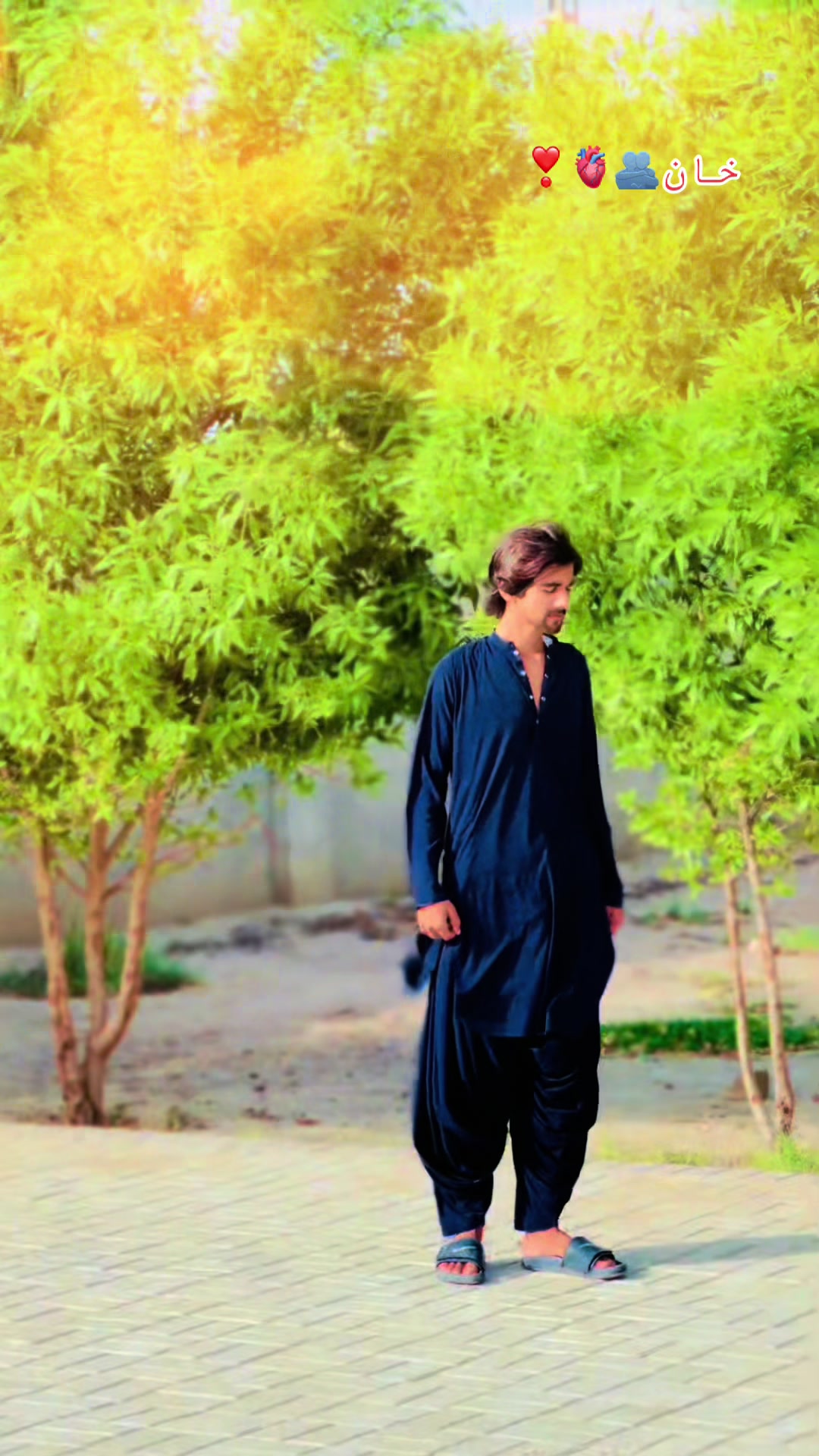 @کنگ نازک 🙌🖤