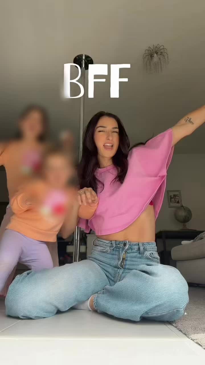 @Mel_in_Black