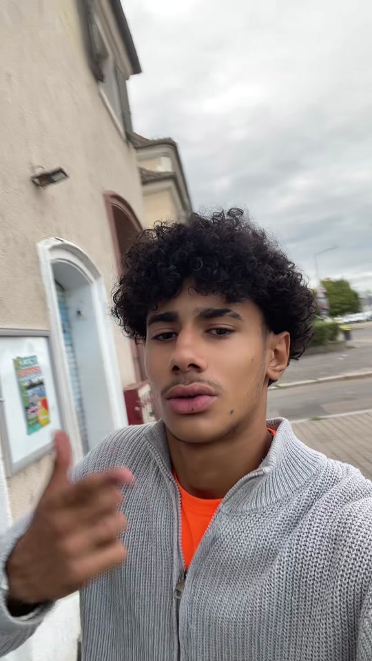 @S 1 N 0🦖