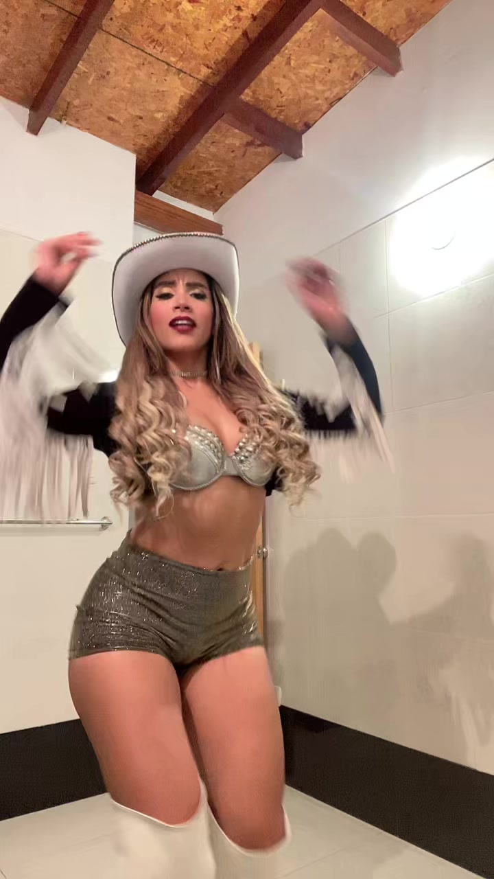 @Pamela Calle