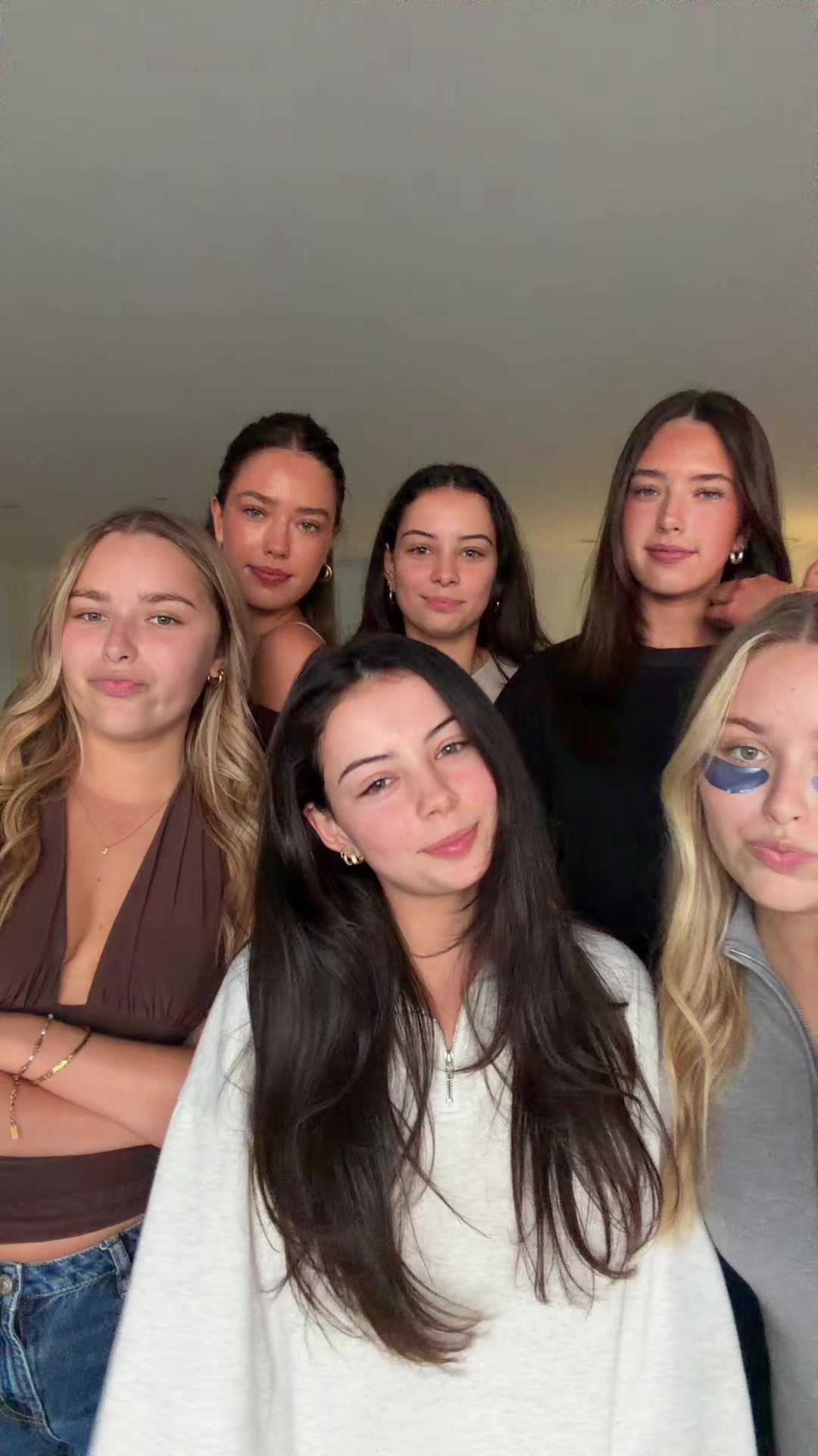 @Ava