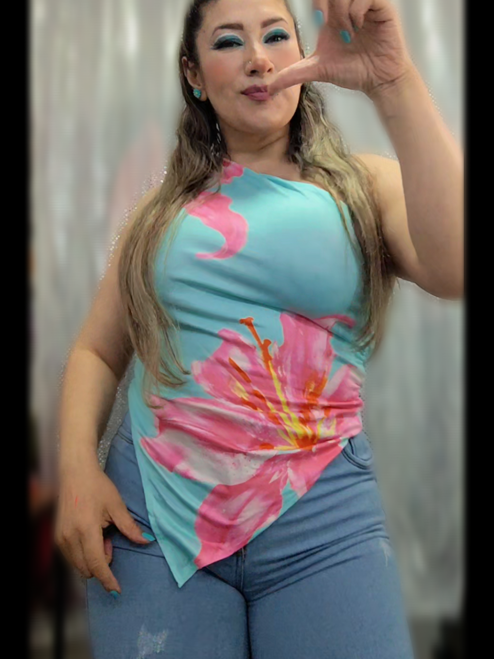 @Monica Mora
