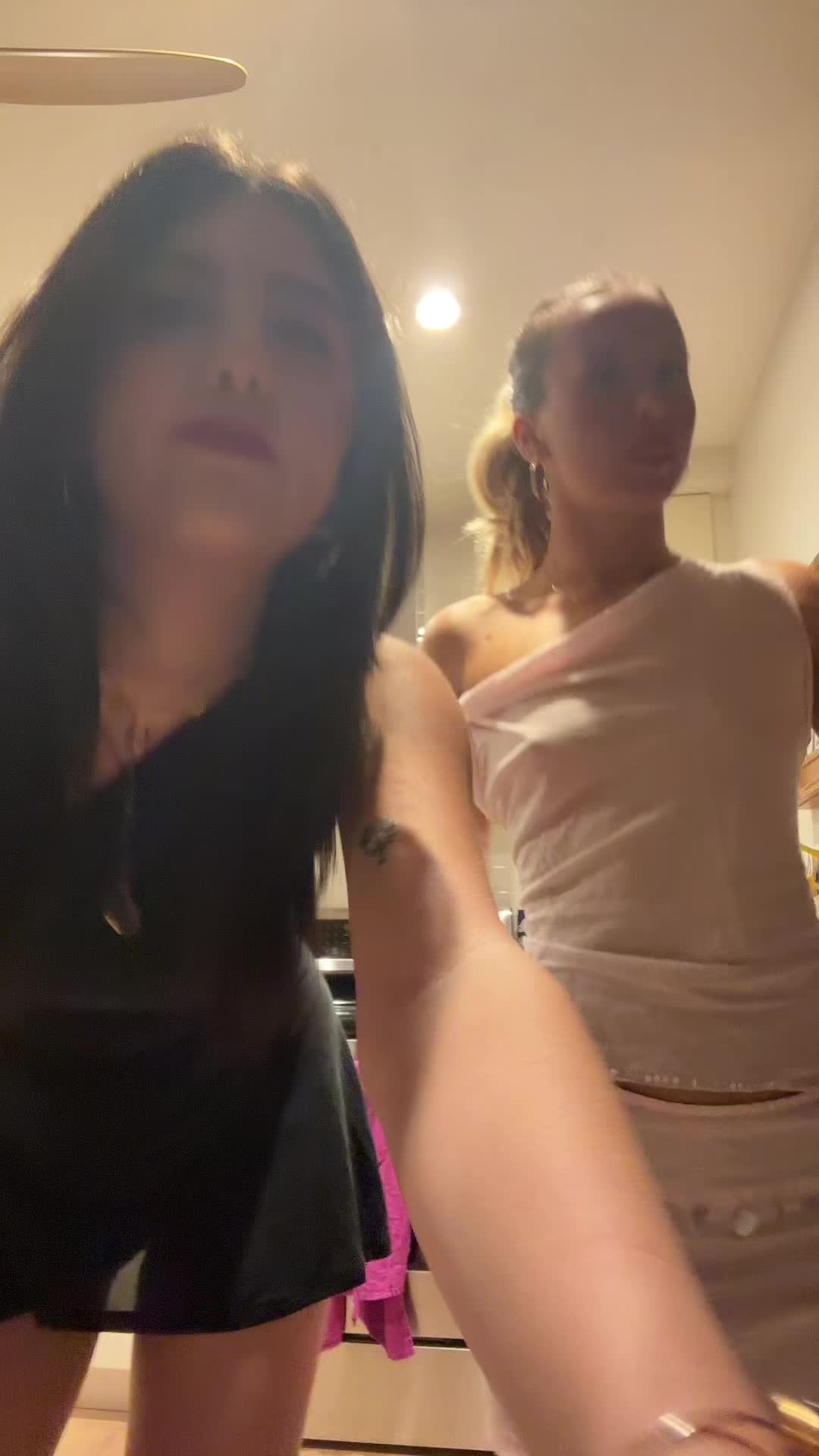 @🍾