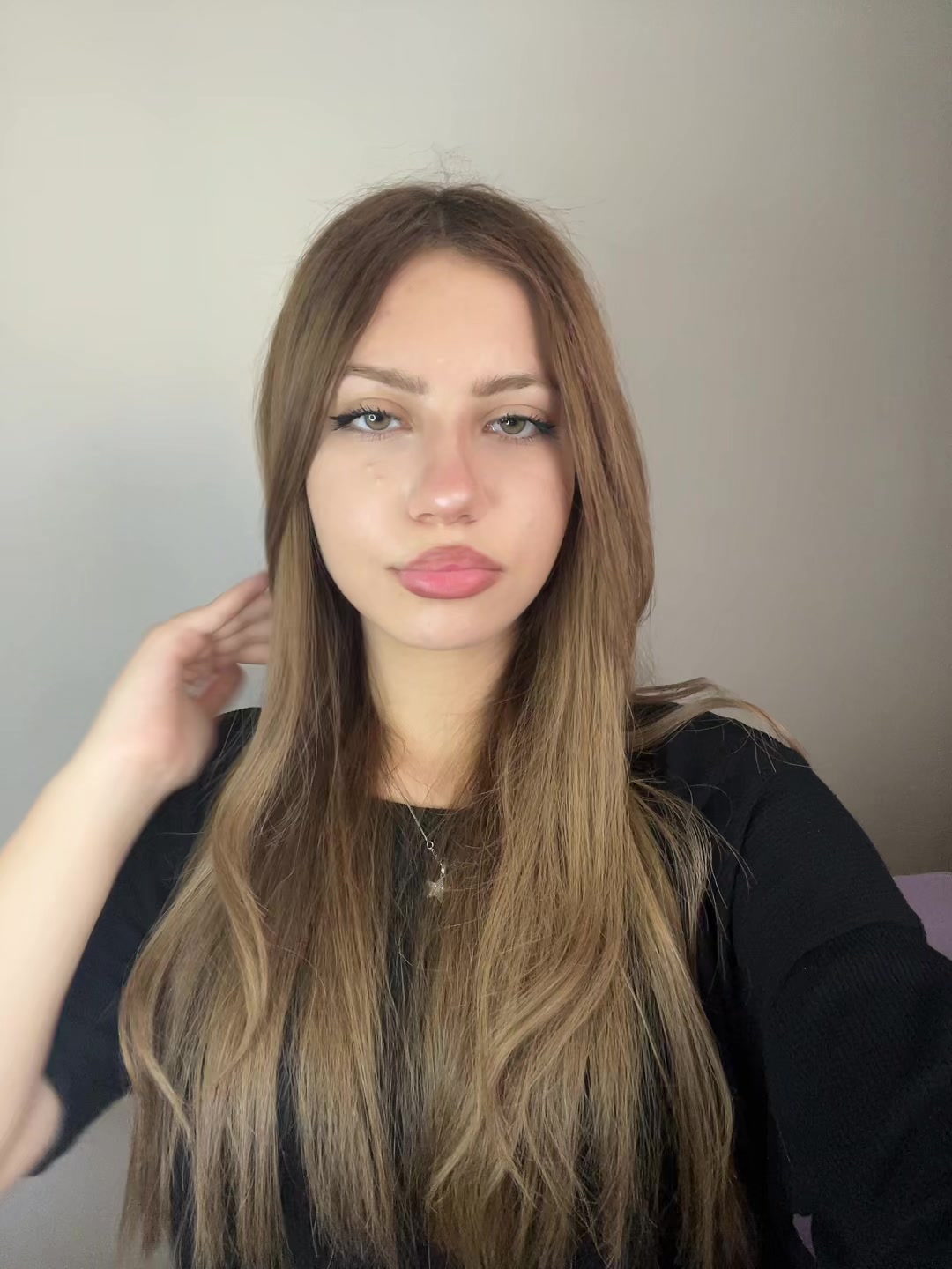 @𝐴𝑟𝑧𝑢🪽
