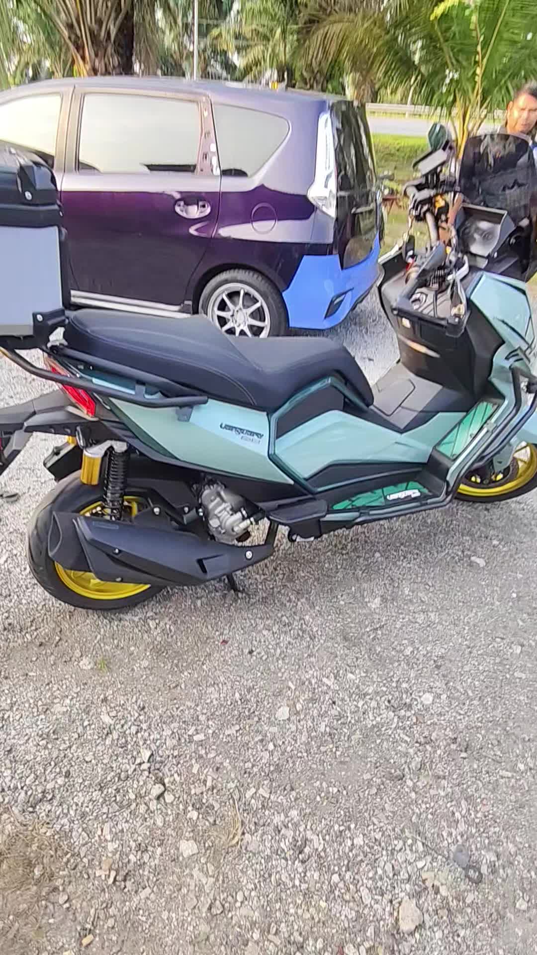 @ahli mesyuarat tingkap