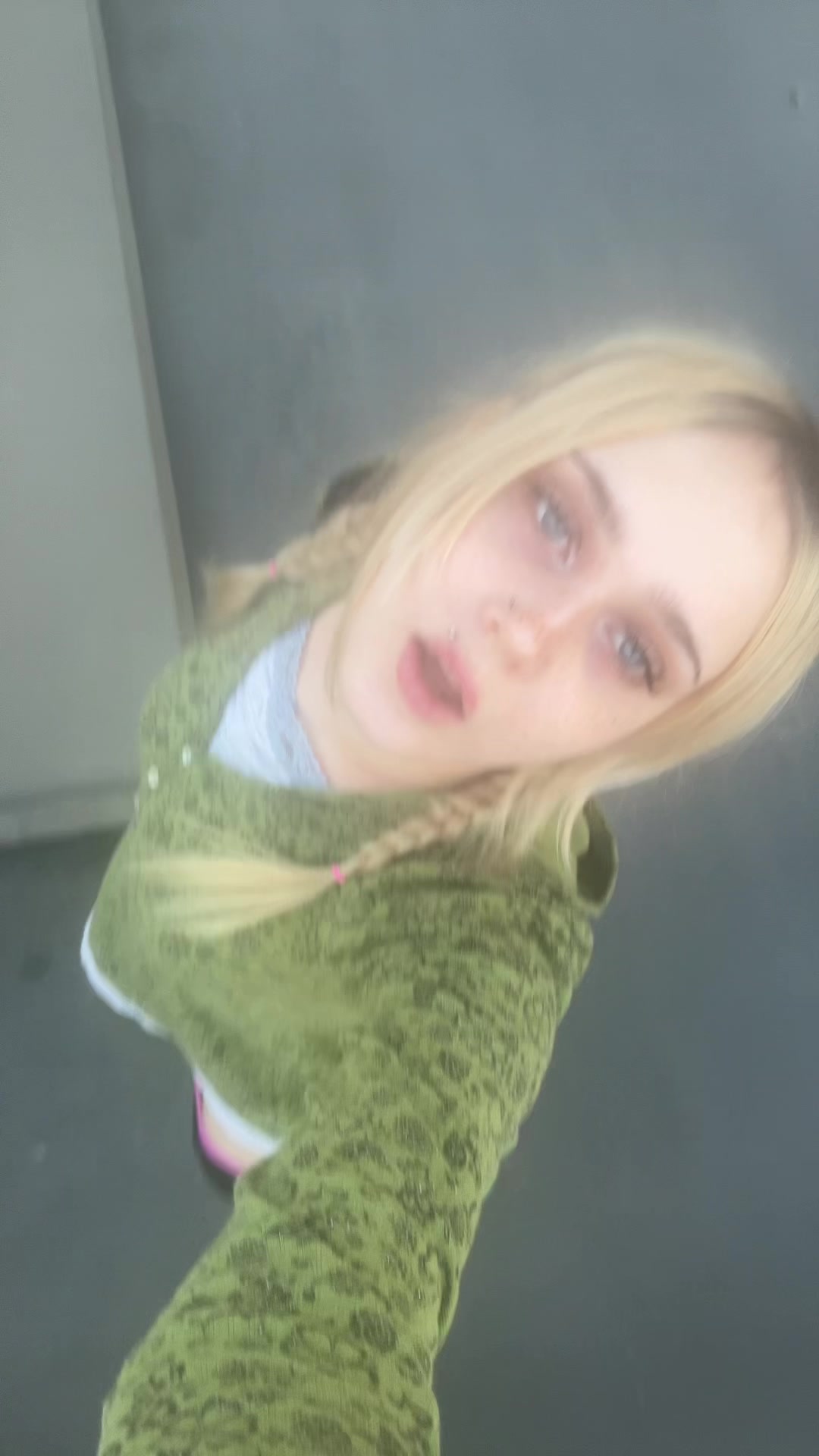 @Very large elf