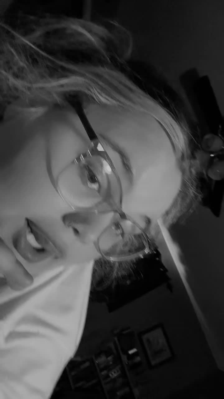 @_pyt_Josie_