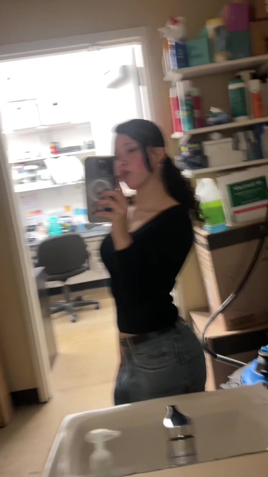 @Jneee