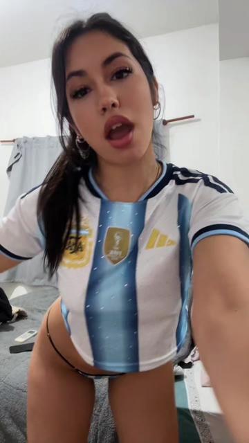 @Leila González